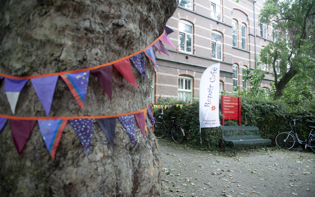 Opening een bescheiden succes