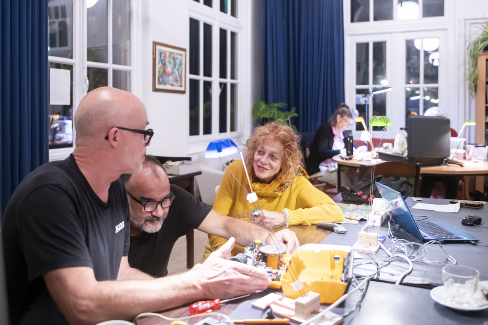 vintage wekkerradio repareren